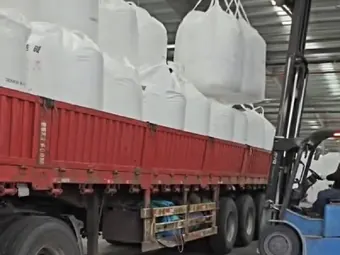 叉车装吨包上车